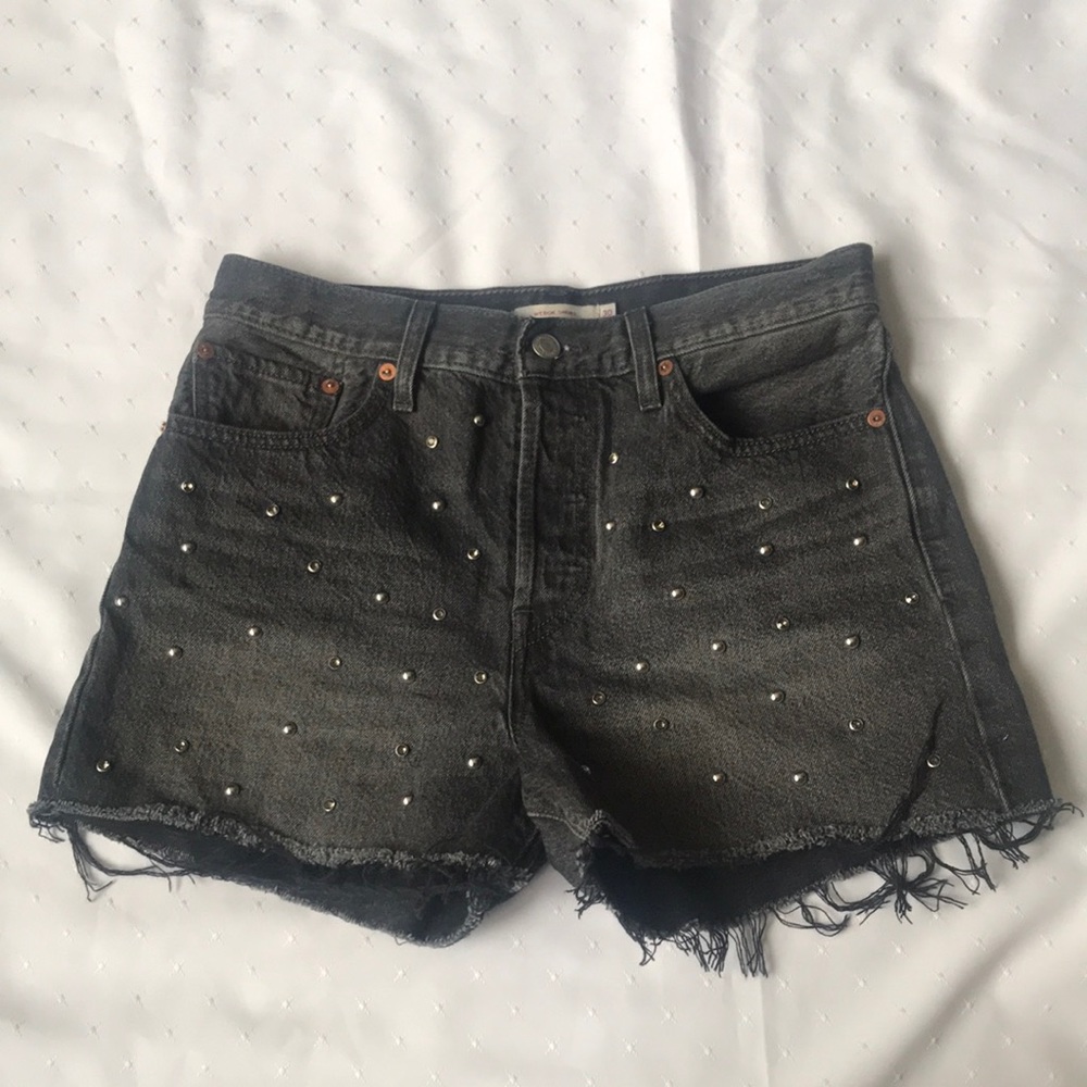 NWOT Levi’s Embellished Wedgie Shorts In Faded Black